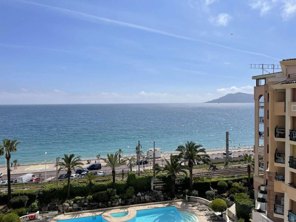 Location saisonnière cannes vacances, plage soleil congrès